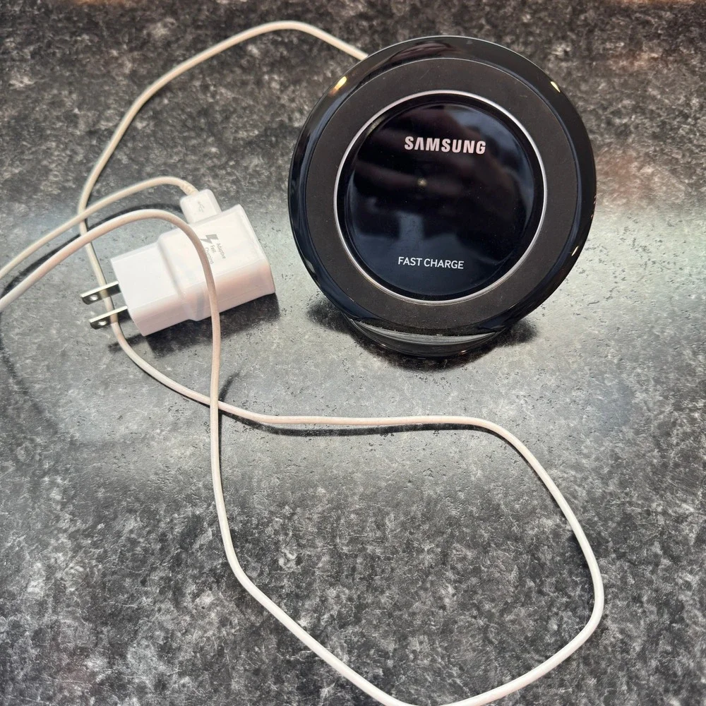 Samsung Wireless Fast Charging Station Mag Base With Fast Charge Cable